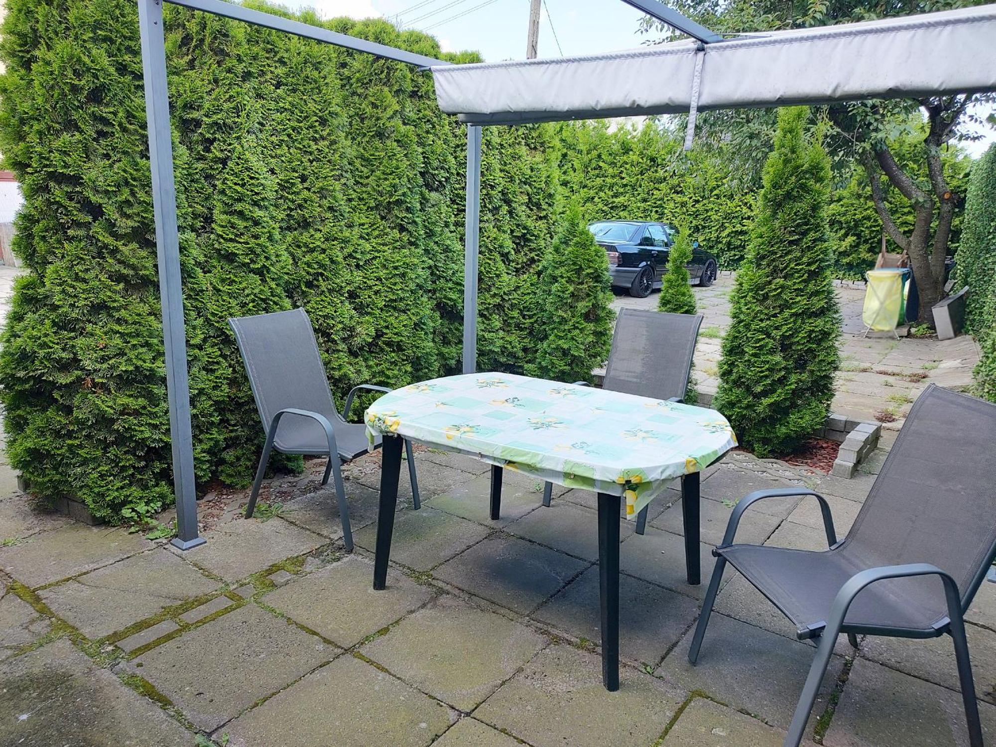 Atena Rumia Buitenkant foto