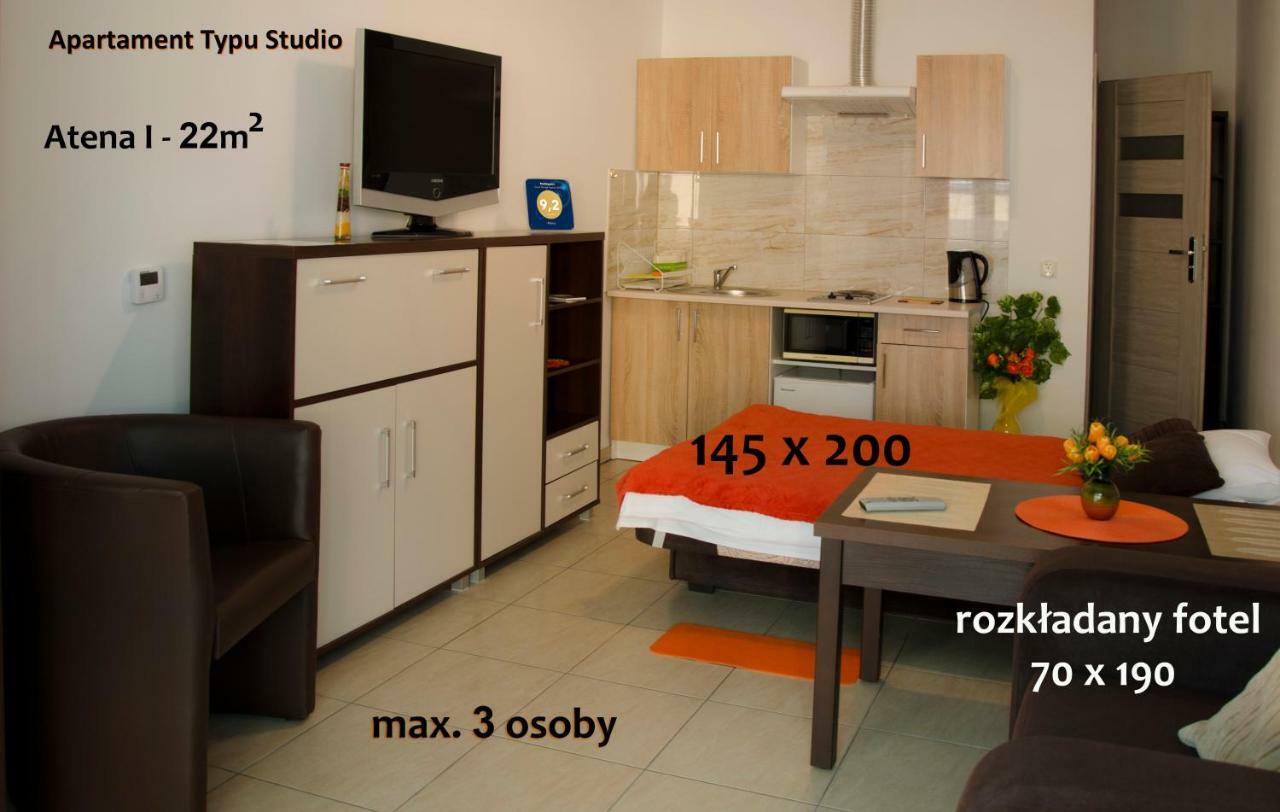 Atena Rumia Buitenkant foto
